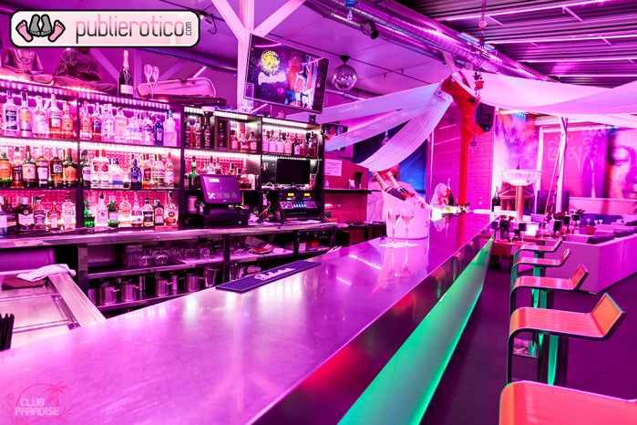 EL SITIO IDEAL PARA UN CAMBIO DE 180º! CLUB PARADISE!