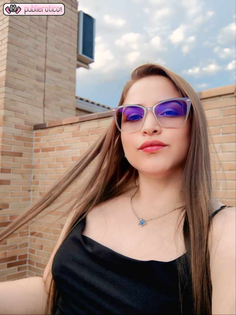 DANIELA GRIEGO PROFUNDO Y FIESTA A TOPE