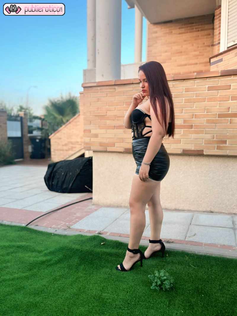 DANIELA GRIEGO PROFUNDO Y FIESTA A TOPE