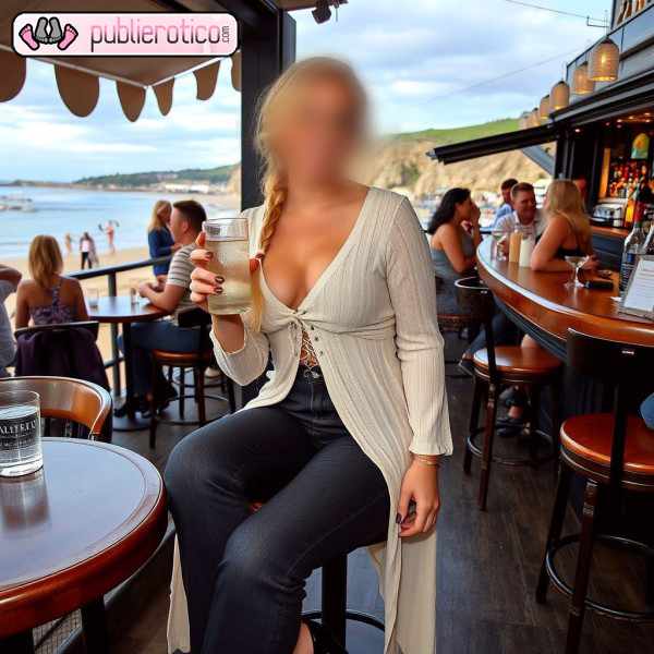 ISABELLA MILF DE GRANDES TETAS NATURALES