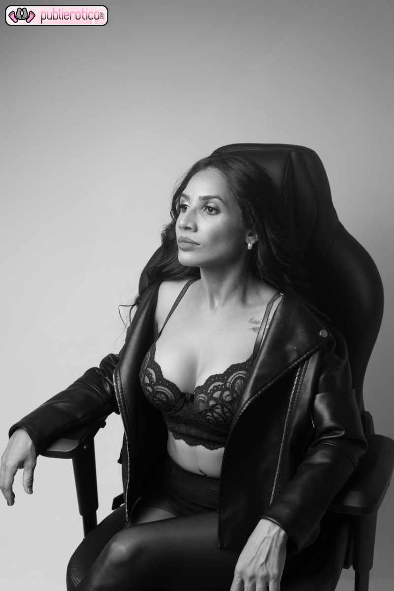 BRUNA SOÑARAS CON TENERME EN LA CAMA