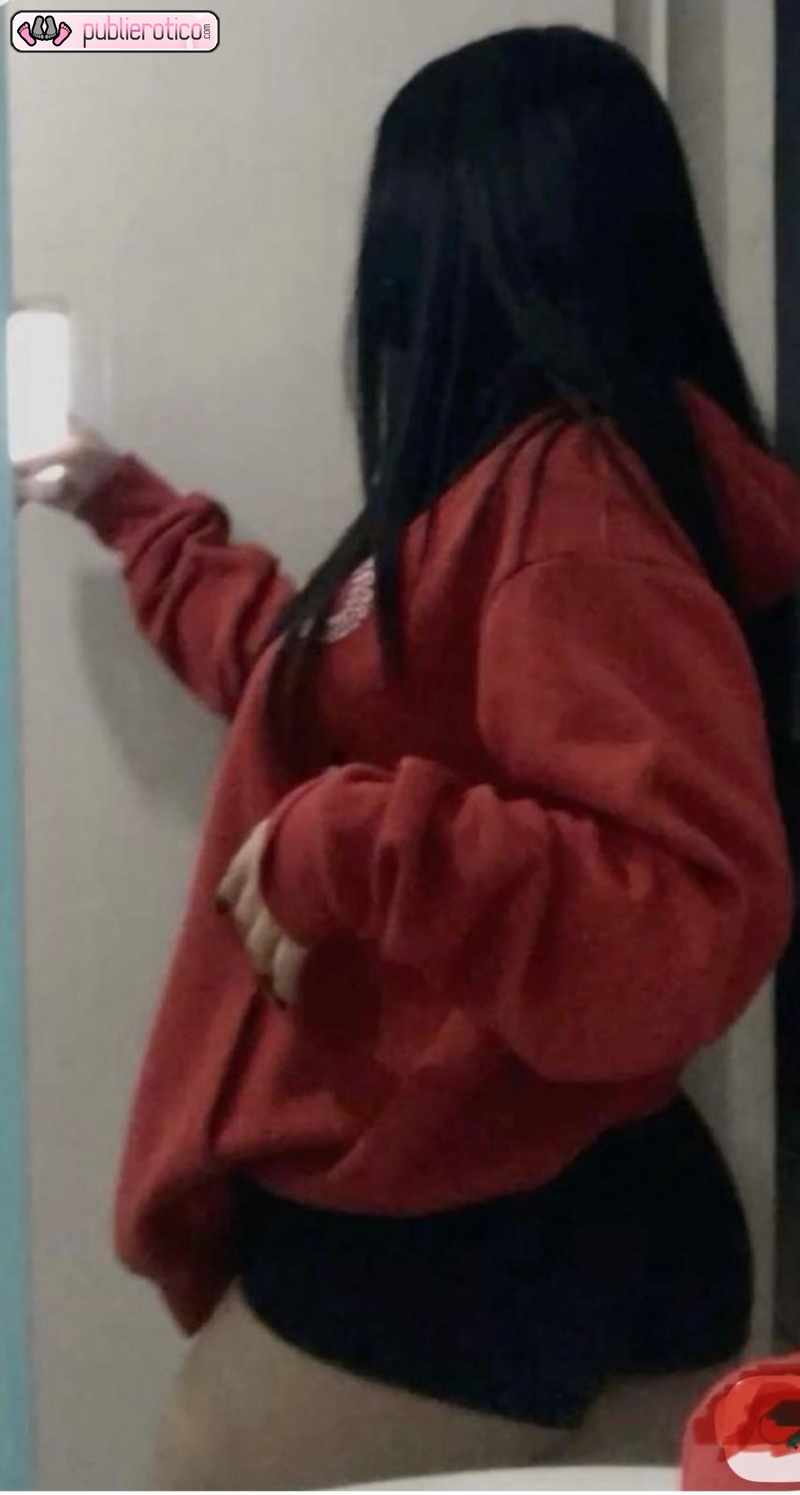 CAROL PICARA Y COQUETA COLEGIALA EN CELO