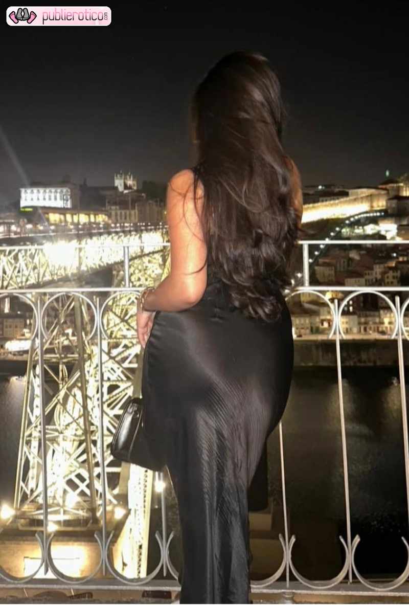 CAROL PICARA Y COQUETA COLEGIALA EN CELO