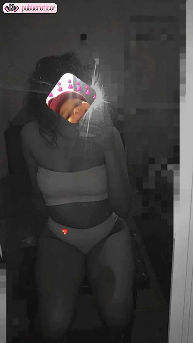 CAROL PICARA Y COQUETA COLEGIALA EN CELO