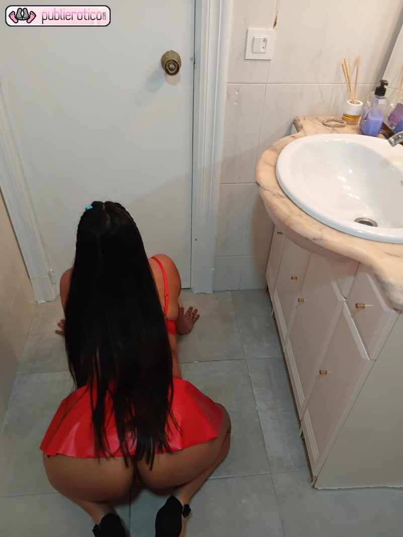 SANDRA COLEGIALA CON GANAS DE FIESTA
