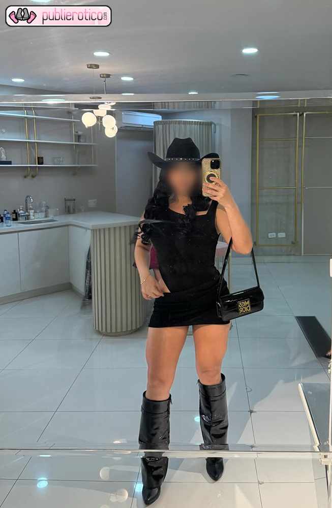 YULY DISFRUTA DE UNA RICA PORNOAVENTURA