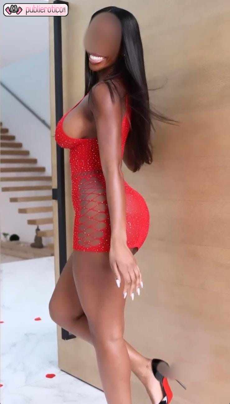 YULI DISFRUTA DE UNA RICA PORNOAVENTURA