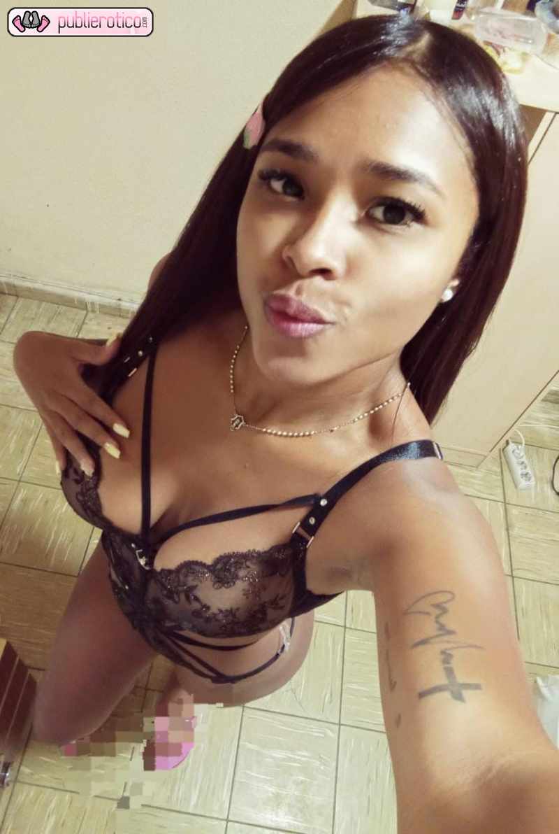 ALEXA UNA DAMA MUY PUTA EN LA CAMA