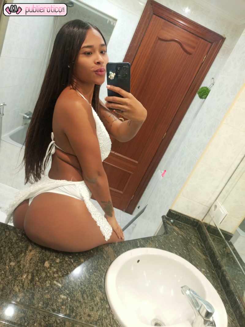 ALEXA UNA DAMA MUY PUTA EN LA CAMA
