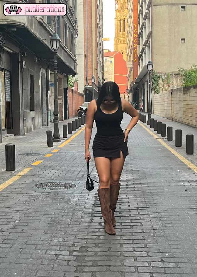 MIA LAS MEJORES MAMADAS BIEN SALIVADAS