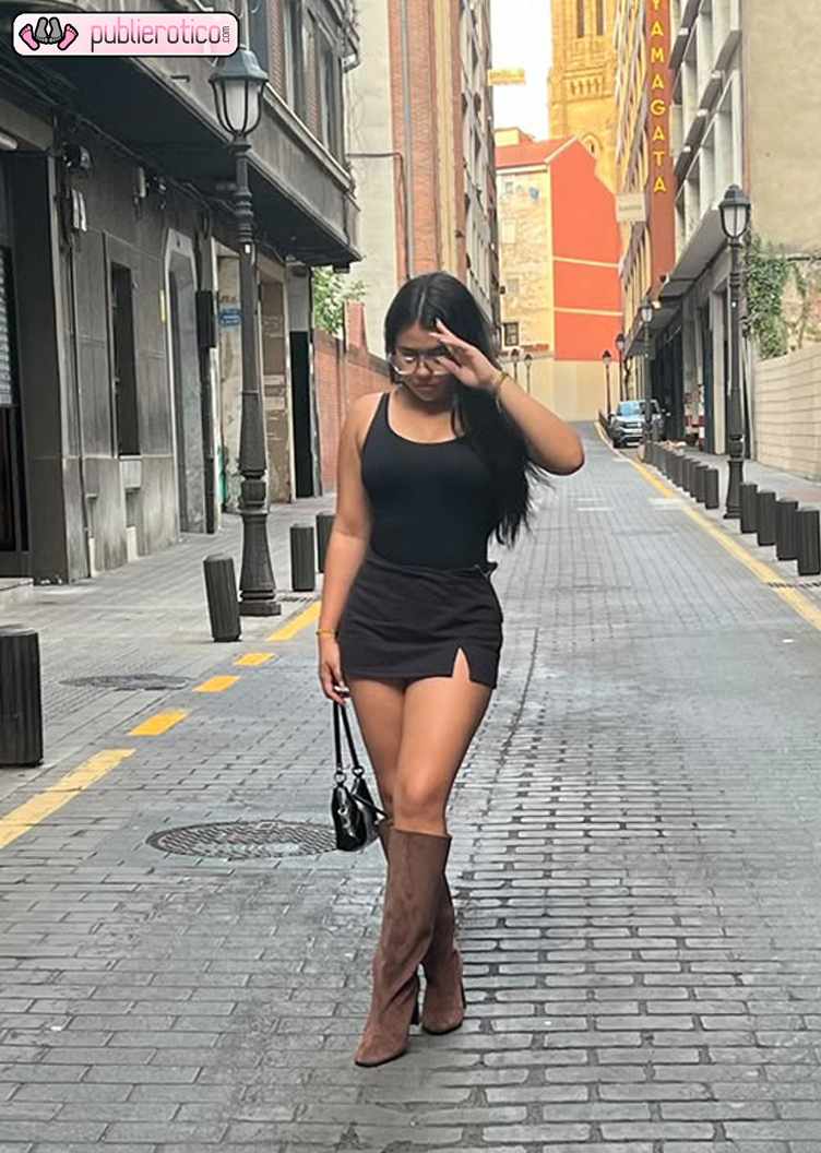 MIA LAS MEJORES MAMADAS BIEN SALIVADAS